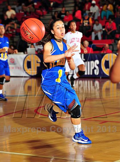 Thumbnail 1 in Serra vs. St. Bernard (CIF SoCal Regional D4 Final) photogallery.