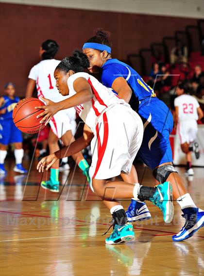 Thumbnail 1 in Serra vs. St. Bernard (CIF SoCal Regional D4 Final) photogallery.