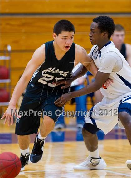 Thumbnail 2 in Brandeis vs. Clark (UIL 5A Regional Quarterfinal) photogallery.