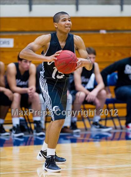 Thumbnail 2 in Brandeis vs. Clark (UIL 5A Regional Quarterfinal) photogallery.