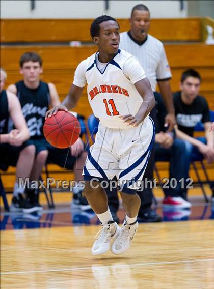 Thumbnail 2 in Brandeis vs. Clark (UIL 5A Regional Quarterfinal) photogallery.