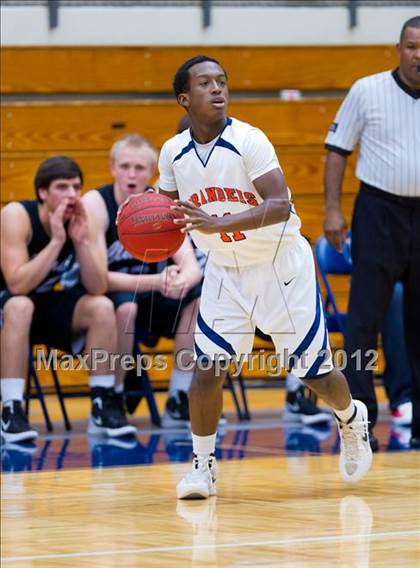 Thumbnail 1 in Brandeis vs. Clark (UIL 5A Regional Quarterfinal) photogallery.