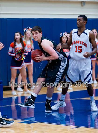 Thumbnail 1 in Brandeis vs. Clark (UIL 5A Regional Quarterfinal) photogallery.