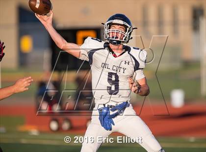 Thumbnail 2 in Oil City vs Franklin photogallery.