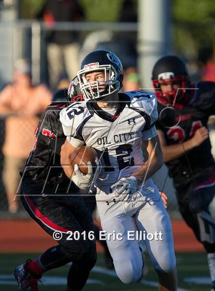Thumbnail 3 in Oil City vs Franklin photogallery.