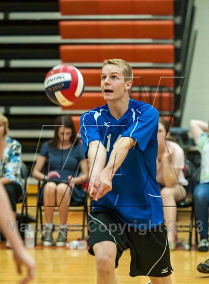 Thumbnail 1 in Glastonbury vs. Staples (CIAC Class L Final) photogallery.