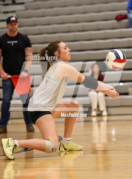 Thumbnail 3 in Thompson Valley @ Timnath photogallery.