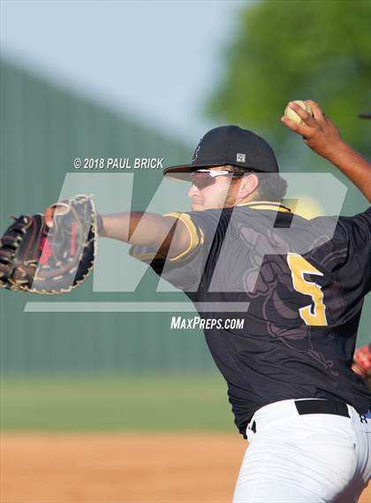 Thumbnail 3 in Lake Travis vs San Antonio East Central (UIL 6A Area Playoff)  photogallery.