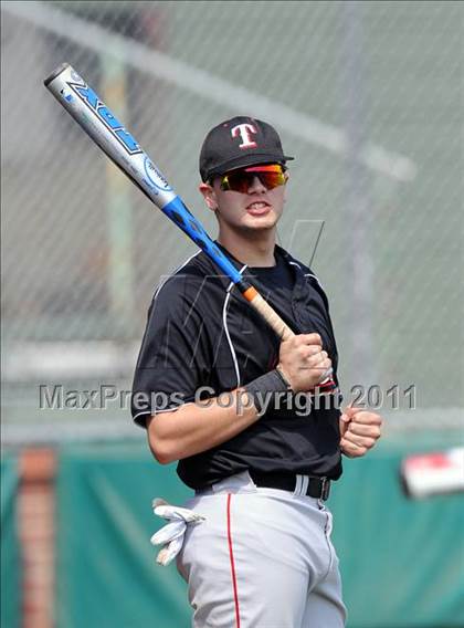 Thumbnail 1 in Berkner vs. Lee (Yellow Rose Classic) photogallery.