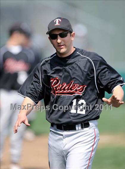 Thumbnail 3 in Berkner vs. Lee (Yellow Rose Classic) photogallery.