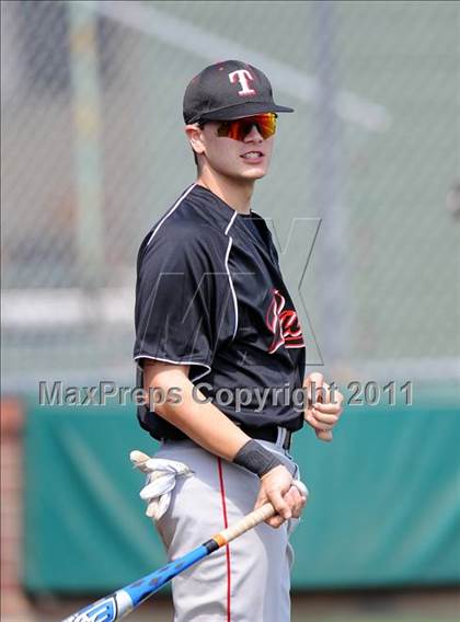 Thumbnail 2 in Berkner vs. Lee (Yellow Rose Classic) photogallery.