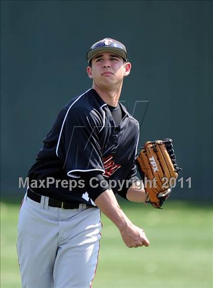 Thumbnail 3 in Berkner vs. Lee (Yellow Rose Classic) photogallery.