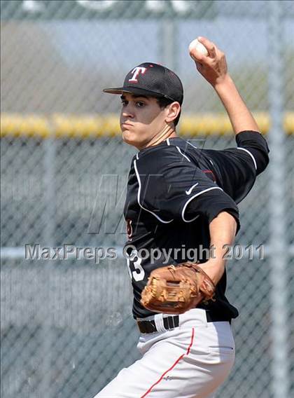 Thumbnail 2 in Berkner vs. Lee (Yellow Rose Classic) photogallery.