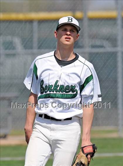 Thumbnail 2 in Berkner vs. Lee (Yellow Rose Classic) photogallery.