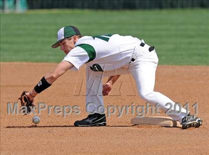 Thumbnail 3 in Berkner vs. Lee (Yellow Rose Classic) photogallery.