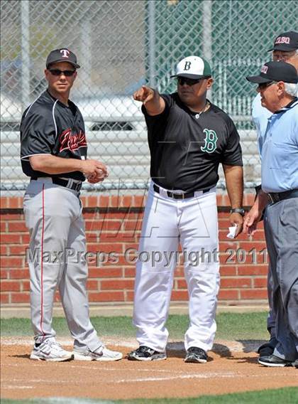 Thumbnail 3 in Berkner vs. Lee (Yellow Rose Classic) photogallery.