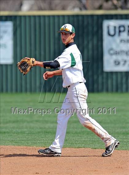 Thumbnail 2 in Berkner vs. Lee (Yellow Rose Classic) photogallery.