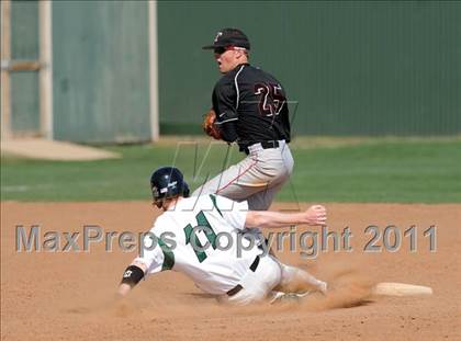 Thumbnail 1 in Berkner vs. Lee (Yellow Rose Classic) photogallery.