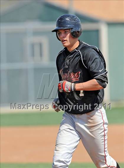 Thumbnail 3 in Berkner vs. Lee (Yellow Rose Classic) photogallery.