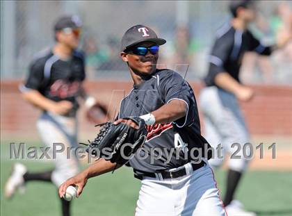 Thumbnail 2 in Berkner vs. Lee (Yellow Rose Classic) photogallery.