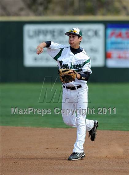 Thumbnail 2 in Berkner vs. Lee (Yellow Rose Classic) photogallery.