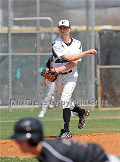 Thumbnail 3 in Berkner vs. Lee (Yellow Rose Classic) photogallery.
