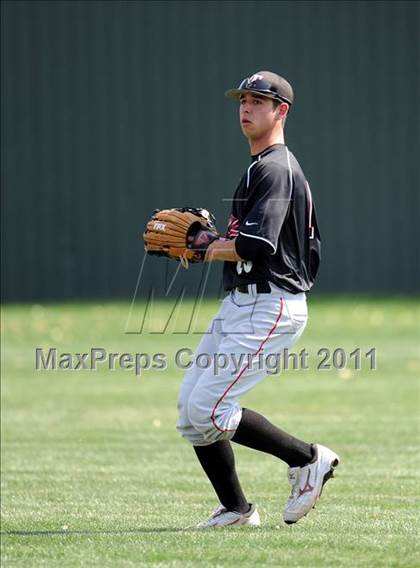Thumbnail 1 in Berkner vs. Lee (Yellow Rose Classic) photogallery.