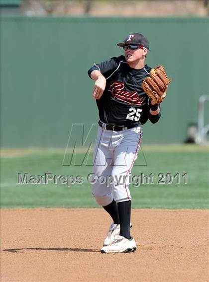 Thumbnail 1 in Berkner vs. Lee (Yellow Rose Classic) photogallery.