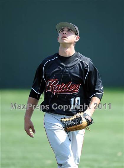 Thumbnail 1 in Berkner vs. Lee (Yellow Rose Classic) photogallery.