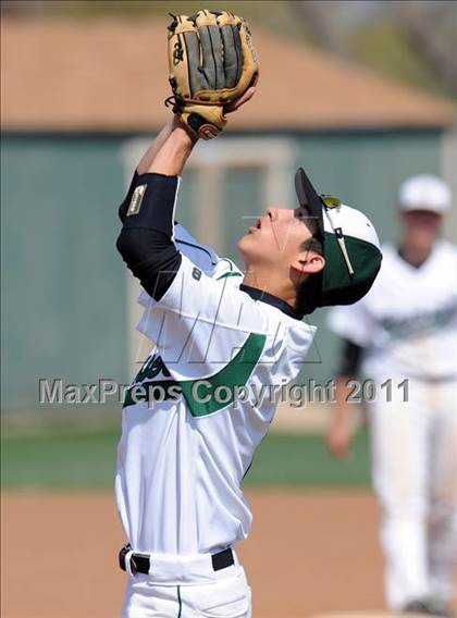 Thumbnail 3 in Berkner vs. Lee (Yellow Rose Classic) photogallery.