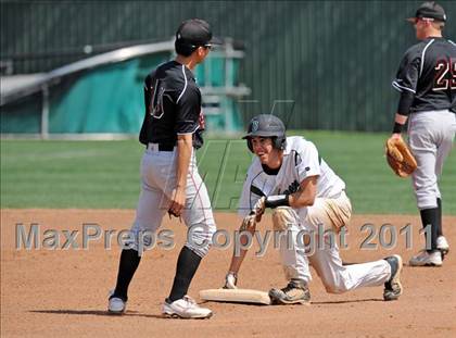 Thumbnail 1 in Berkner vs. Lee (Yellow Rose Classic) photogallery.