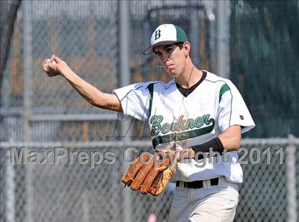 Thumbnail 1 in Berkner vs. Lee (Yellow Rose Classic) photogallery.