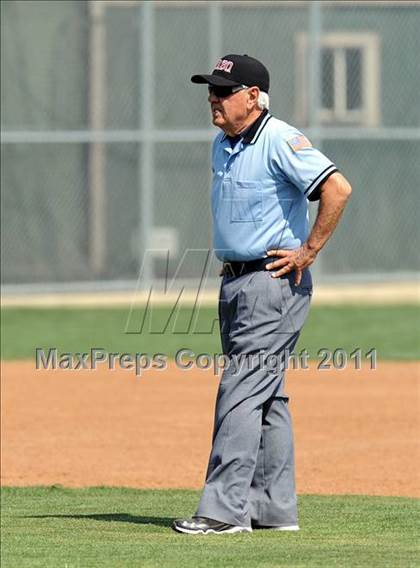 Thumbnail 3 in Berkner vs. Lee (Yellow Rose Classic) photogallery.