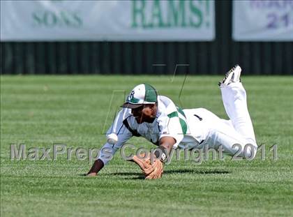 Thumbnail 1 in Berkner vs. Lee (Yellow Rose Classic) photogallery.
