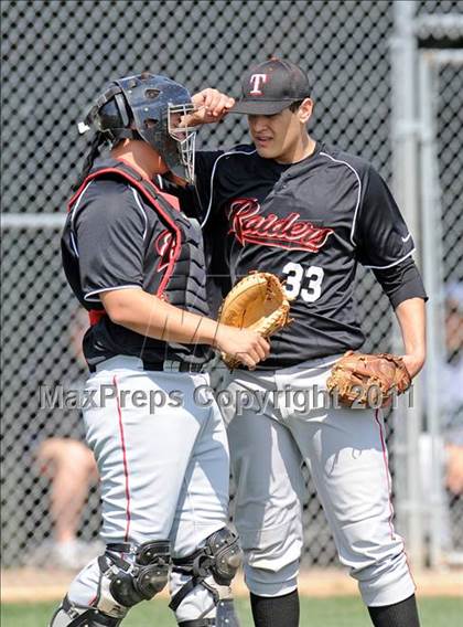 Thumbnail 2 in Berkner vs. Lee (Yellow Rose Classic) photogallery.