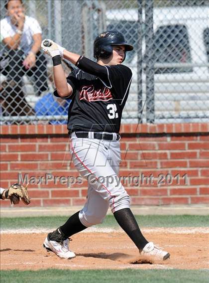 Thumbnail 1 in Berkner vs. Lee (Yellow Rose Classic) photogallery.