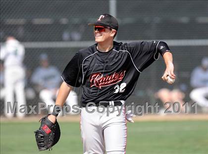 Thumbnail 2 in Berkner vs. Lee (Yellow Rose Classic) photogallery.