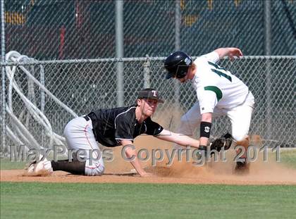 Thumbnail 1 in Berkner vs. Lee (Yellow Rose Classic) photogallery.