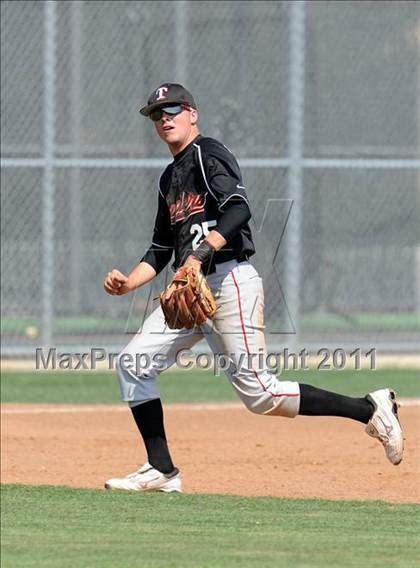Thumbnail 3 in Berkner vs. Lee (Yellow Rose Classic) photogallery.