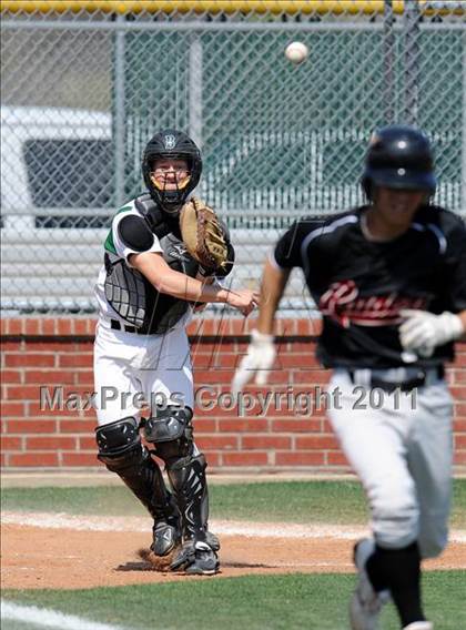 Thumbnail 3 in Berkner vs. Lee (Yellow Rose Classic) photogallery.