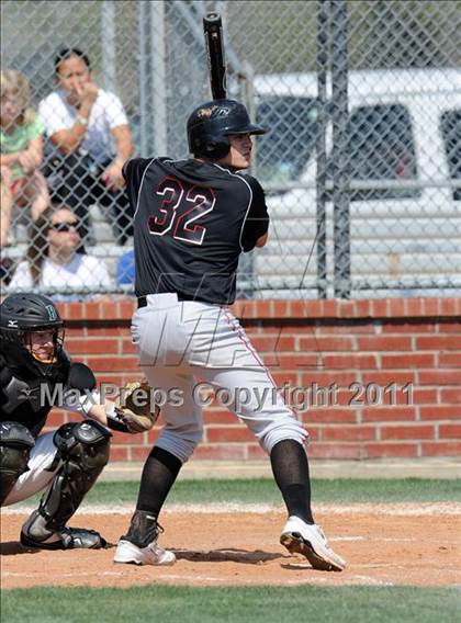 Thumbnail 1 in Berkner vs. Lee (Yellow Rose Classic) photogallery.