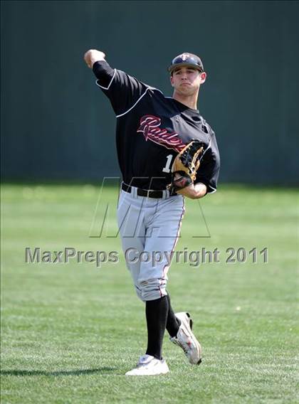 Thumbnail 2 in Berkner vs. Lee (Yellow Rose Classic) photogallery.