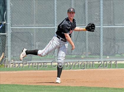 Thumbnail 2 in Berkner vs. Lee (Yellow Rose Classic) photogallery.