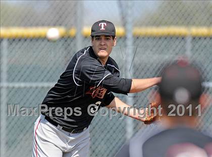 Thumbnail 2 in Berkner vs. Lee (Yellow Rose Classic) photogallery.