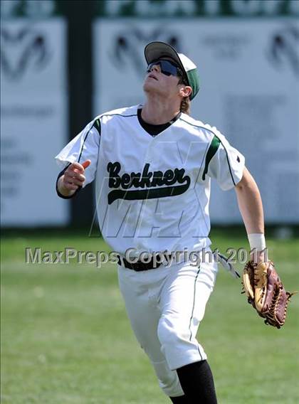 Thumbnail 2 in Berkner vs. Lee (Yellow Rose Classic) photogallery.