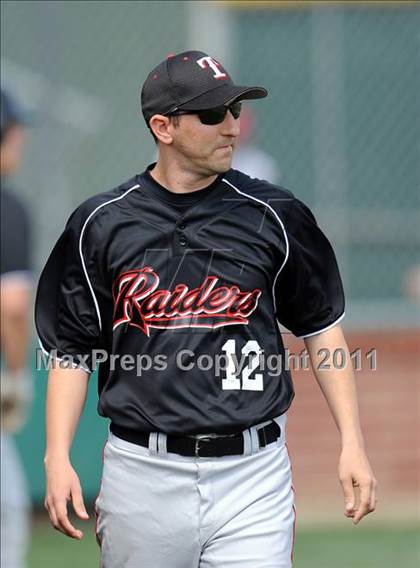 Thumbnail 1 in Berkner vs. Lee (Yellow Rose Classic) photogallery.