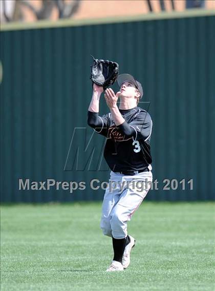 Thumbnail 2 in Berkner vs. Lee (Yellow Rose Classic) photogallery.