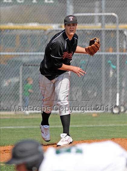 Thumbnail 2 in Berkner vs. Lee (Yellow Rose Classic) photogallery.