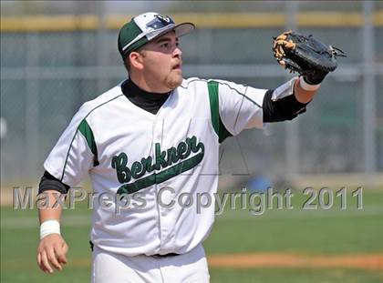 Thumbnail 2 in Berkner vs. Lee (Yellow Rose Classic) photogallery.