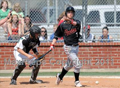 Thumbnail 1 in Berkner vs. Lee (Yellow Rose Classic) photogallery.